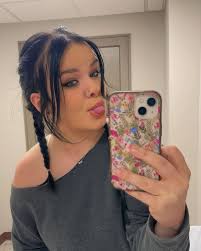 here is a bunch of random photos from my camera roll with no relevance or  flow to one another bc i'm sitting in a parking lot car rotting and wanted  to post