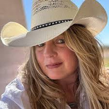 Brent Border's Instagram, Twitter & Facebook