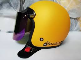 Buruan beli helm bogo model ini karena harganya cuma rp220 ribu. Helm Bogo Classic Kuning Doff Dewasa Kaca Datar Pelangi Lazada Indonesia