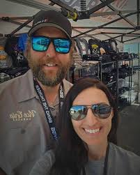 I was told that I don't have any older people as a fans supporting me  from🖤 please join our new group 👇👇 Jungle Jim