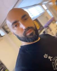 Avi Itzhakov's Instagram, Twitter & Facebook