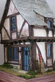 Une Cabane Tordue Pour Peau D Ane Humpty Dumpty Design Exterieur De La Maison Facade Maison Maison