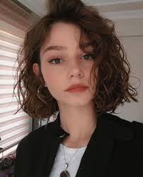 There are incredible models available in every color and every face shape. 23 Hottest Short Wavy Hairstyles Best Short Hairstyles