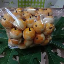 Ga niat pengen bikin nastar, krn nanti kemana2 pasti bs icip nastar, tapi krn anak2 pengen dan maunya yg bentuk unik2 jadilah nastar pumpkin 🎃 Nastar Cengkeh Jajankudus Jajanan Kudus Aquela Facebook
