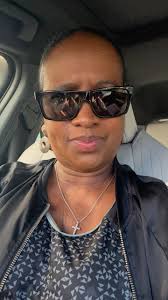 Goodmornin Beautiful like your shades