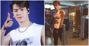 Также известен благодаря участию в телешоу «сосед по комнате». Got7 S Jackson Blew Everyone S Mind With His Bottle Cap Challenge Koreaboo