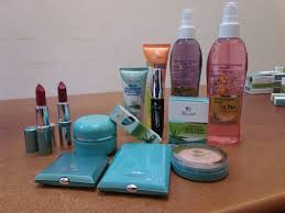 Total produknya ada tujuh item. 10 Produk Kosmetik Claresta Yang Banyak Dipakai Wanita