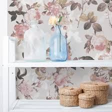Eine selbstklebende folie erleichtert das dekorieren. Selbstklebende Folie 50 X 50 Cm Apalis Klebefolie Vintage Blumen Muster Mit Rosen Aufkleber Mobel Wohnaccessoires