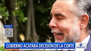 FELICITACIONES! Edwin Camargo fue condecorado por la Policía Nacional por  su trabajo periodístico