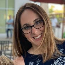 Leah Davis's Instagram, Twitter & Facebook