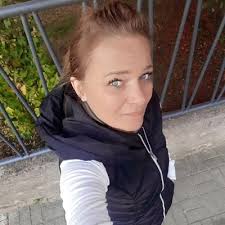 Marina Busch (@MarinaB93384258)