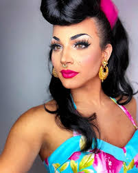 April Carrión en Instagram: “No matter the season, my flower is always  blooming, April.🌸”