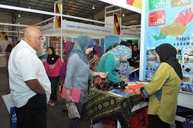 Sijil pendaftaran dengan perbadanan perusahaan kemajuan kayu sarawak (pusaka). Kementerian Perdagangan Antarabangsa Industri Terminal Perindustrian Dan Pembangunan Usahawan