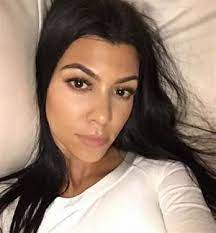 Récemment, kim glow a subi une opération de chirurgie esthétique visant à lui galber les fesses. Kim Glow Age Bio Faces And Birthday