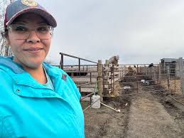 Enjoyed chilling with my nephew today. I went for a walk. My brother lives  next door, I enjoyed the 50 step walk 😂🤦🏽‍♀️ The Rez living 🐎