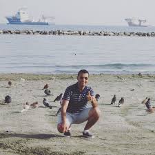 معلومات عن قبرص تقع قبرص في الجزء الشمالي الشرقي من البحر الأبيض المتوسط وإلى الجنوب من تركيا ، وهي أكبر جزيرة في شرق البحر المتوسط فضلا عن كونها أصغر ثالث بلد في الاتحاد الأوروبي ، بعد مالطا ولوكسمبورج ، وانضمت قبرص إلى الاتحاد الأوروبي بالأمر. ØªØ¬Ø±Ø¨ØªÙ‰ ÙÙ‰ Ù‚Ø¨Ø±Øµ Ø§Ù†Ø§ Ù„Ø³Ù‡ ÙƒÙ†Øª ÙÙ‰ Ù‚Ø¨Ø±Øµ ÙÙ‰ Ø´Ù‡Ø± Ù…Ù†ØªØ¯ÙŠ Ø§Ù„Ù…Ø³Ø§ÙØ±ÙˆÙ† Ø§Ù„Ø¹Ø±Ø¨