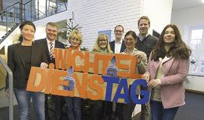 Sie starb eine lady john dickson carr. Wichteldienstag