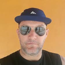 Predator : McTiernan, John, Schwarzenegger, Arnold, Weathers, Carl,  Ventura, Jesse, Carrillo, Elpidia, Duke, Bill, Landham, Sonny, Chaves,  Richard, Armstrong, R. G., Black, Shane, Hall, Kevin Peter: Amazon.se:  Movies & TV