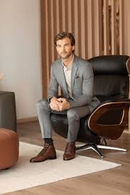 Blue suit brown shoes what color socks. How To Style Your Grey Suit With Brown Shoes Hockerty