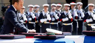 Le plus ancien monument de paris est a) le panthéon b) l'hôtel des invalides c) l'obélisque sur la place de la concorde. Nous Nous Retrouverons Un Jour L Hommage Aux Deux Commandos Par Leurs Freres D Armes