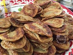 Himpunan 101 resepi masakan tradisional kelantan seperti makanan utama, lauk pauk, kerabu, kuih muih dan makanan kering. Kuih Muih Kelantan Di Pasar Besar Siti Khadijah Sunah Suka Sakura