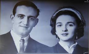 Don Roberto Aníbal Obando Echeverri fue un tamesino audaz, ingenioso y  emprendedor que revolucionó y transformó el sistema de distribución y  comercio de mercancías en el país y puso los mercados regional