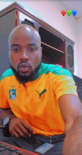 Zayne's Pose with All LI's