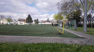En absence de limitation précisée, aucune vitesse maximum n'est requise sur autoroute. Sportplatz Ulrichstrasse Stadion In Mainz Bretzenheim