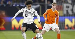 Plus bas en direction de. Pays Bas Allemagne Foot