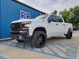 Alright Handjacked Really Hit A Homerun On This One Brand New Trailboss Silverado On 22x10 4p80s And 37 Tires Chevy 1500 Chevy Silverado Chevy