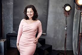 After years of dealing with a secret, unimaginable pain, fran drescher says she's finally found inner peace. For Fran Drescher The Accent Is On Queens Wsj