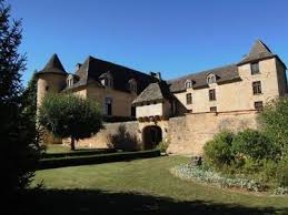 Chateau De Presque Maison De Vacances Saint Medard De Presque Medieval In 2019 French Chateau France French Property