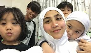 Tertuduh, farid kamil atau nama sebenarnya farid kamil zahari, 37, mengaku tidak bersalah sebaik pertuduhan terhadapnya dibacakan di hadapan majistret salamiah salleh. Ohbulan Laman Socialtainment No 1 Malaysia Part 1338