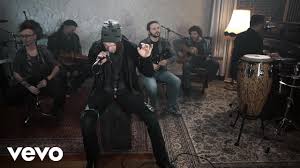 Des bankers neue kleider von martin hellwig und viele weitere ebooks aus unserem großen sortiment jetzt auf ihren ebook reader laden. Saltatio Mortis Des Bankers Neue Kleider Akustik Version Youtube