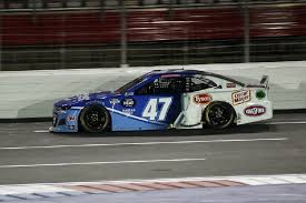 How many laps are in a nascar race? Stenhouse Heads To Bristol After Good Run At Charlotte