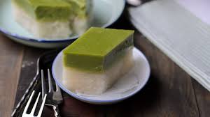 Malaysia is a small country and when it comes to a country's cuisine, there is a limit today i have my contributor siew loon back with a popular kuih recipe: Pandan Custard Glutinous Rice Layers Kuih Seri Muka Pulut Sekaya Asian Desserts Best Dessert Recipes Cookie Pudding Dessert