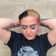 Going to share this 100x because I love how it turned out so much. I can't  believe my makeup class is almost done it's so bitter sweet. #highlights  #beautiful #salon #cosmetics #explore #