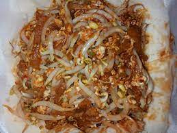 Lumpia Basah Just Like Famous Bimbimbab In Korea Bandung West Java Ide Makanan Makanan Ringan Pedas Makanan Pedas