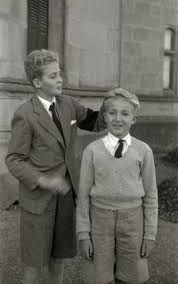 Infante Alfonso Of Spain With His Brother Of King Juan Carlos Of Spain Familia Real Espanhola Realeza Monarquia