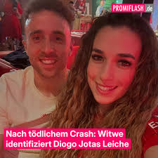 Seit einiger Zeit wünscht sich Carmen Kroll aka Carmushka ein zweites Kind.  Nun kann sich die Influencerin freuen: Sie ist schwanger! || Link in Bio ||  #familieundliebe #stars #carmenkroll #mamaundbaby #deutschestars ||