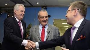 Souhlasím, karel schwarzenberg je osobnost, člověk, který je moudrý, má přehled a dokáže se vždycky chovat s noblesou, která našim politikům tak chybí. Zeman Si Vazi Cssd Schwarzenberg Zatim Z Vlady Neodchazi Ct24 Ceska Televize