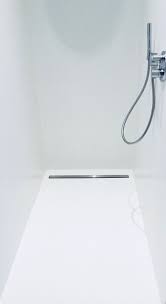 strakke pu wand en gietvloer in douche in een moderne badkamer badkamer badkamer ideeen wit badkamer modern