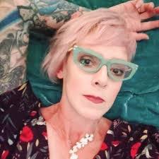 Donna Lang's Instagram, Twitter & Facebook