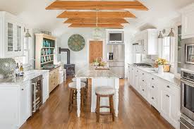25 dream kitchens in wood and white