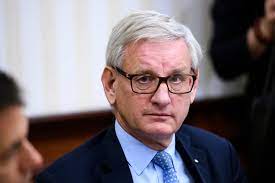 He is also an us agent of influence, giving confidential government papers to his handler in the us embassy. The Carl Bildt Legacy Mundus International