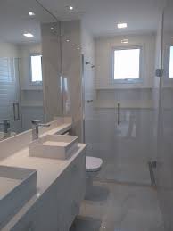 Banheiro Clean Sofisticacao E Leveza Cubas Deca Metais Perfil Bancada E Nicho Em Quartz Banheiros Modernos Decoracao Do Banheiro Decoracao Banheiro Pequeno
