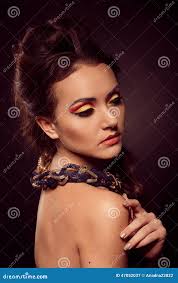 30,372 Beautiful Eyes Gold Stock Photos