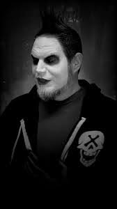 Bruce Thorngate's Instagram, Twitter & Facebook