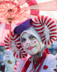 Imagine yourself...at Oregon Country Fair ✨ . Correction: Pre-sale tickets  go live March 19. Stay tuned for more details! . Photo by Zim Zimmerman