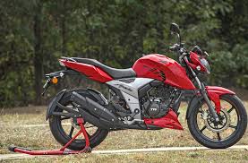 Tvs motor company has revised the prices for the tvs apache rtr 160 4v range. 2018 Tvs Apache Rtr 160 V4 Review Test Ride Autocar India